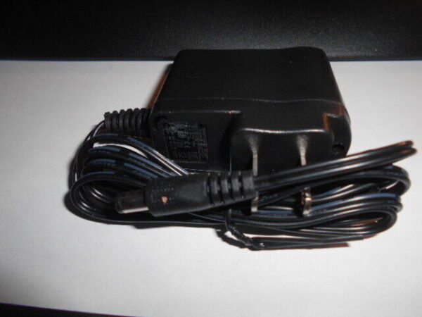 All Scale Accessories 110 AC Volts -12 DC Volts Regulated Power Supply #12V-1000 - Image 6