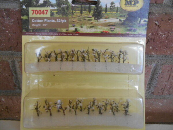 MP Scenery Products Item  #70047 HO Scale Cotton Plants 32/pk Height 1/2"