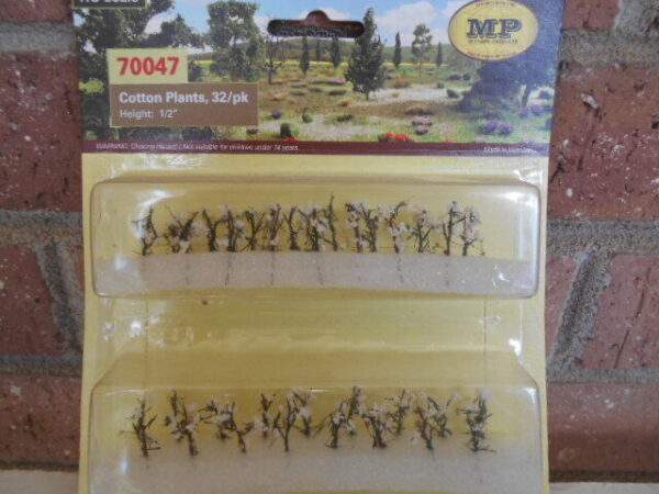 MP Scenery Products Item  #70047 HO Scale Cotton Plants 32/pk Height 1/2" - Image 2