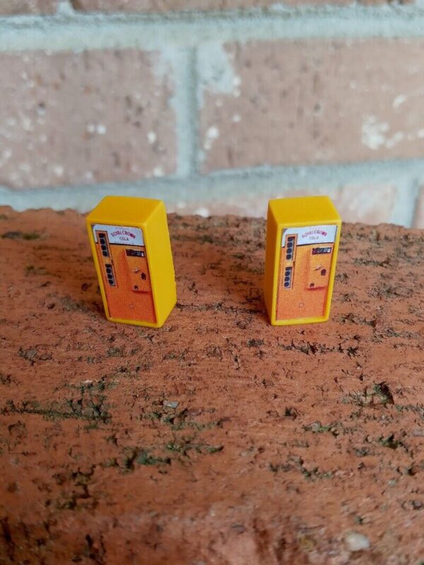 #1016 HO Scale Accessories 1940-50 Royal Crown Cola Machines  (2 Per Pack)
