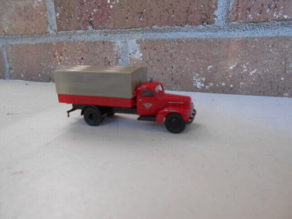 Brekina HO Scale Ford FK 3500 Berufeuerwehr Canvas Top Truck  #49029 - Image 3