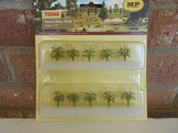 MP Scenery Products item #70040 HO Scale Peace Lilies 10/Pack Height-1/2