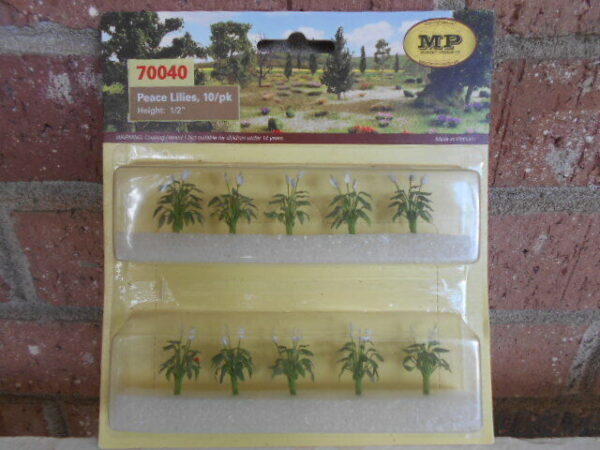 MP Scenery Products item #70040 HO Scale Peace Lilies 10/Pack Height-1/2 - Image 2