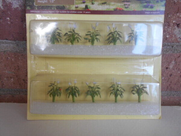 MP Scenery Products item #70040 HO Scale Peace Lilies 10/Pack Height-1/2 - Image 3