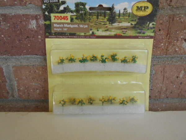 MP Scenery Products item #70045 HO Scale Marsh Marigold, 16/Pack Height-3/8