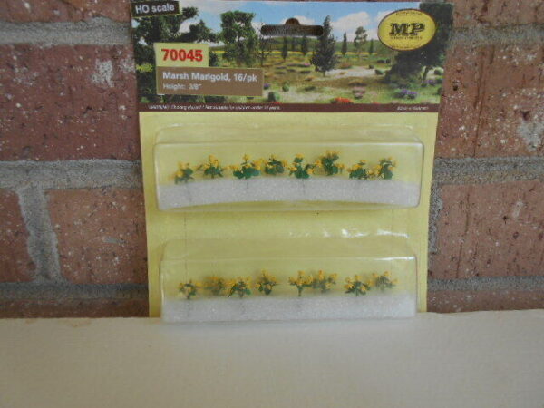 MP Scenery Products item #70045 HO Scale Marsh Marigold, 16/Pack Height-3/8 - Image 3