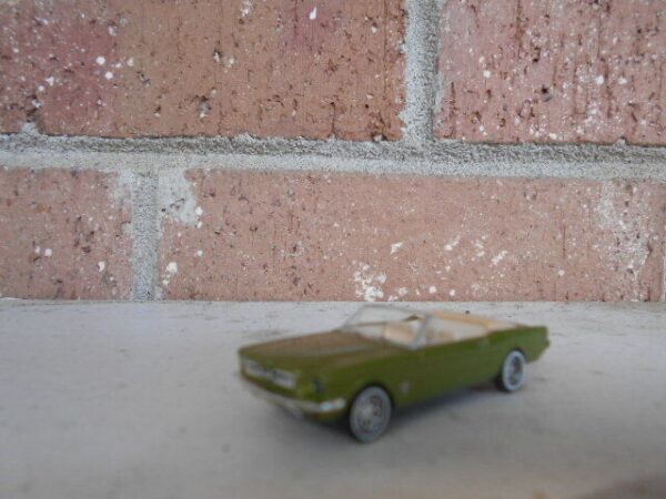 Busch #47512 HO Scale Ford Mustang - Image 7