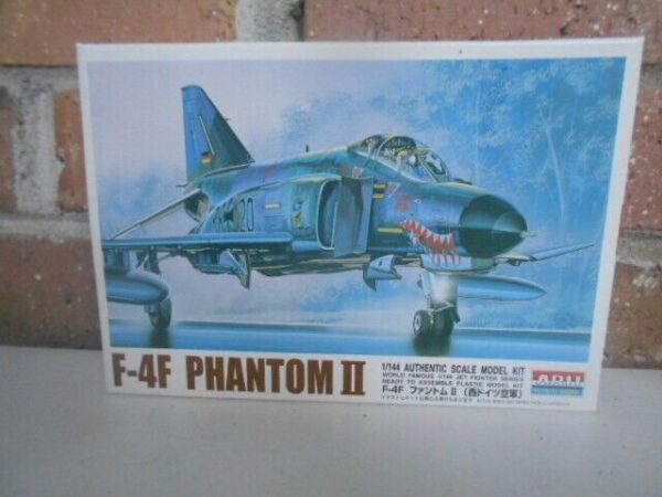#42034 ARII Plastic Model Kit of the US F-4F Phantom 2 1/144 scale