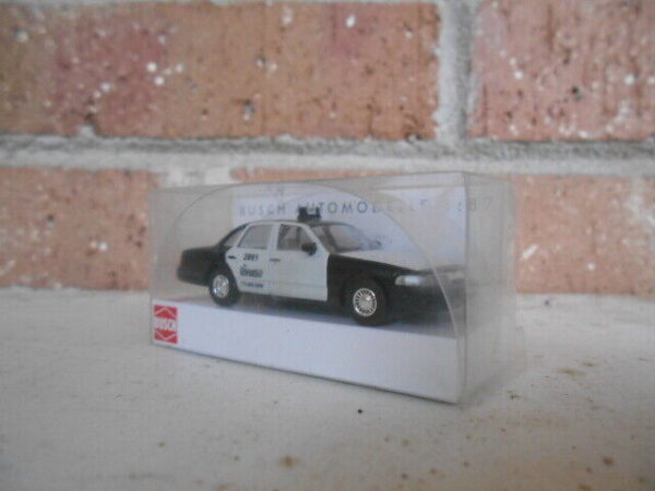 Busch #49029 HO Scale Ford Crown Victoria (Dispatch Taxi) - Image 6