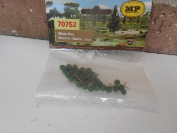 MP Scenery Products Item  #70752 HO Scale Micro Tree Medium Green