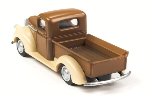 Classic Metal Works #30655 HO 1941-46 CHEVY PICKUP (AIREDALE BROWN) - Image 3