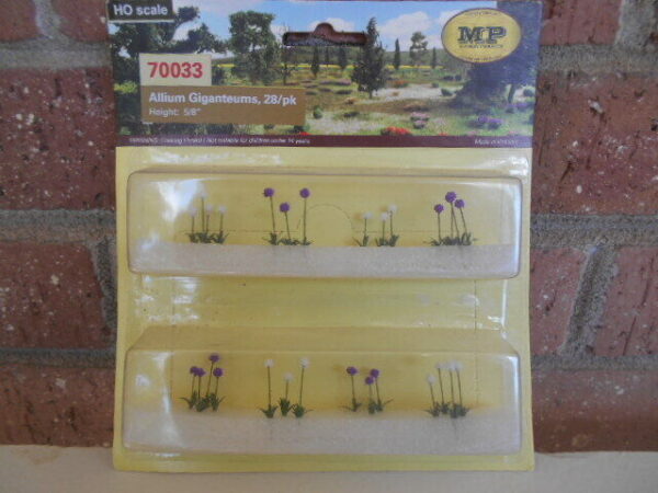 MP Scenery Products item #70033 HO Scale Allium Giganteums,28/Pack Height-5/8
