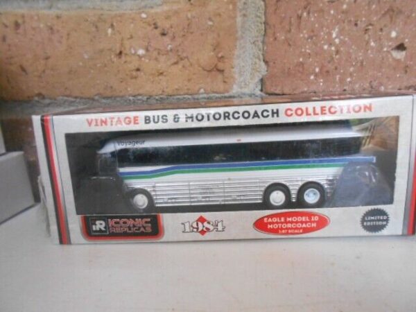 HO scale Iconic Replicas Voyageur Eagle Model 10 Diecast Bus #87-0357 - Image 6
