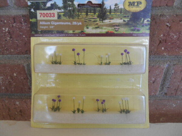 MP Scenery Products item #70033 HO Scale Allium Giganteums,28/Pack Height-5/8 - Image 2