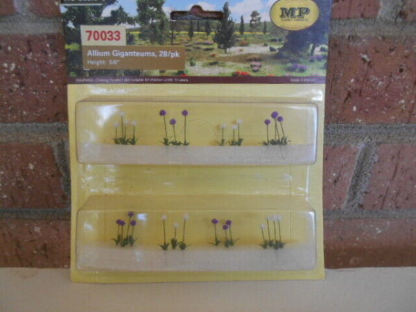 MP Scenery Products item #70033 HO Scale Allium Giganteums,28/Pack Height-5/8 - Image 3