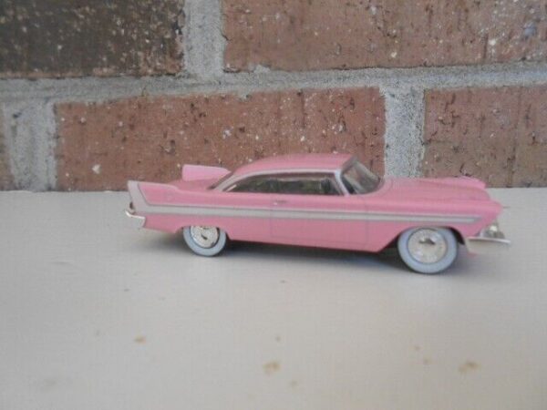Menard O Scale  #279-9236 1958 Plymmouth Fury Pink & White - Image 4