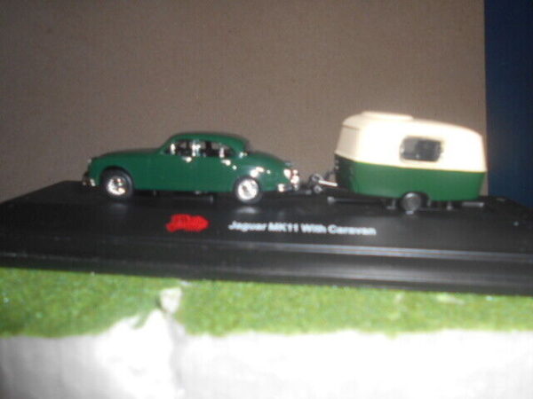 Mailbu Interational Jaguar MK11 With Caravan #60097-JG