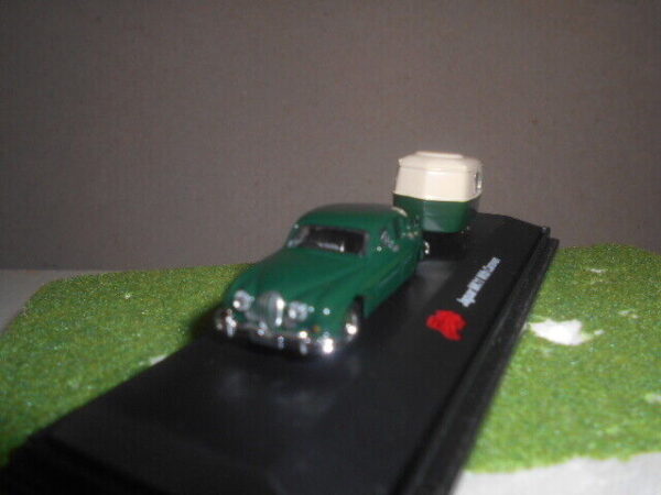 Mailbu Interational Jaguar MK11 With Caravan #60097-JG - Image 2