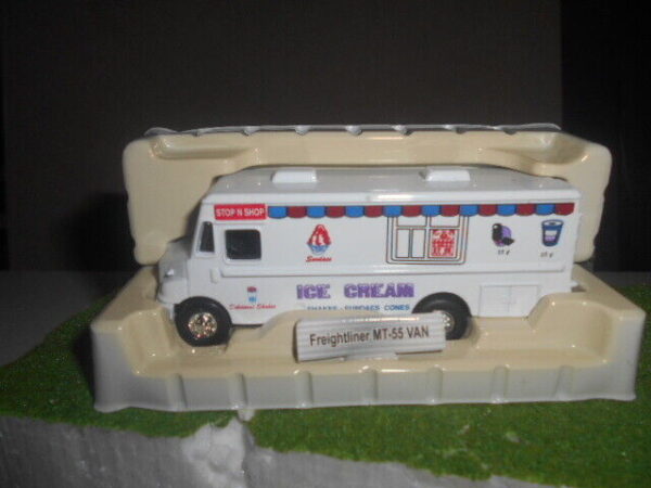 Tin-Toys Ice Cream Truck  #18904-A - Image 2