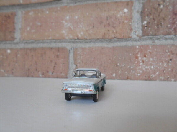 Brekina #19818 HO Scale Jeep Gladiator B {White & Green} - Image 2