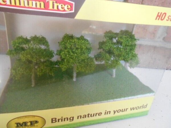 MP Scenery Products Item #70501 HO Scale Premiun Round Head Trees 3'' to 4''
