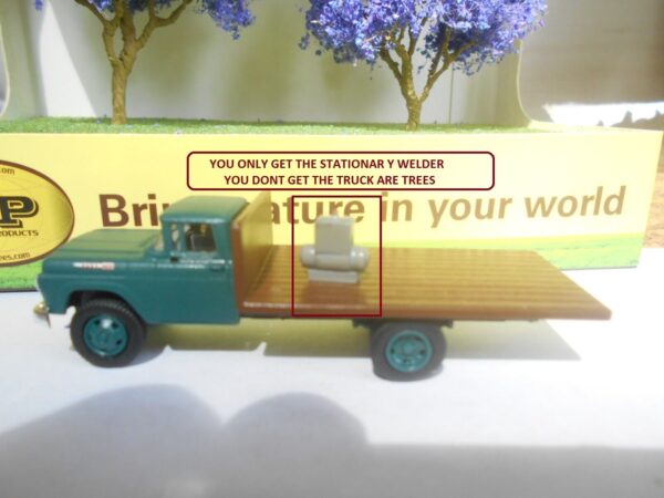 M&B Bizarre HO Scale Welder Stationary Color Gray #1019 - Image 2