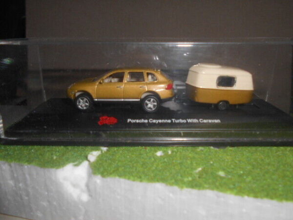 Mailbu Interational Porsche CayenneTurbo With Caravan #060073-PG - Image 3