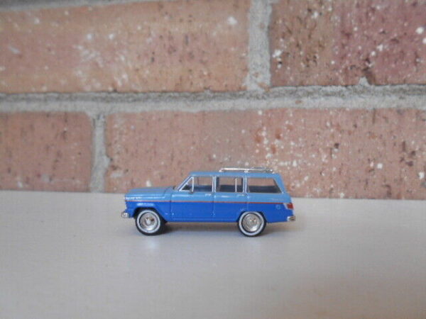 Brekina #19871 HO Scale Jeep Wagoneer B {Baby Blue & Dark Blue} - Image 2