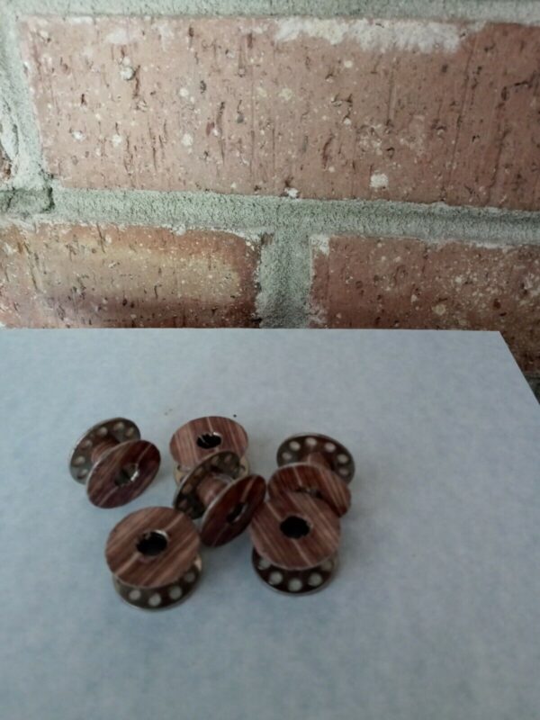 #1078 M&B HO Scale Real Empty Metal Spools That Looks Like Wood (6 Per Pack) - Image 2