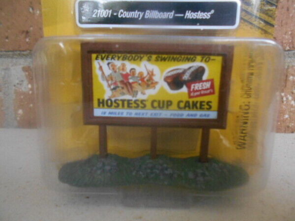 Classic Metal Works N Scale #21001--1950 HOSTESS Country Billboard - Image 4