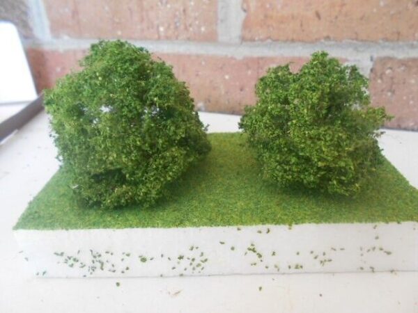 MP Scenery Products Item #70507 HO Scale Premiun Oak Trees 3'' to 4'' - Image 3