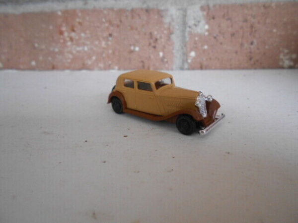 Brekina HO Scale Wanderer 4 Door Beige & Brown  #1711 - Image 2