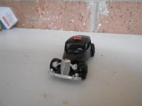 Brekina HO Scale Citroen Seden 4 Door Taxi Black  #1423 - Image 4