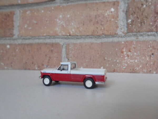 Brekina #19813 HO Scale Jeep Gladiator B {White & Red} - Image 2