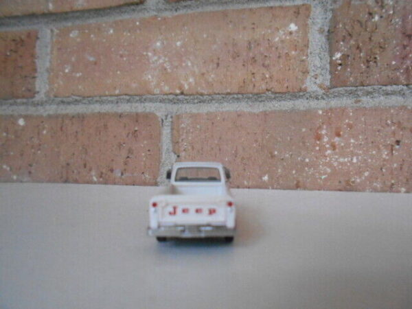 Brekina #19813 HO Scale Jeep Gladiator B {White & Red} - Image 5