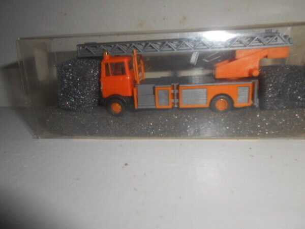 Praline/Busch #80767 HO Scale Mercedes B LP809 Fire Truck