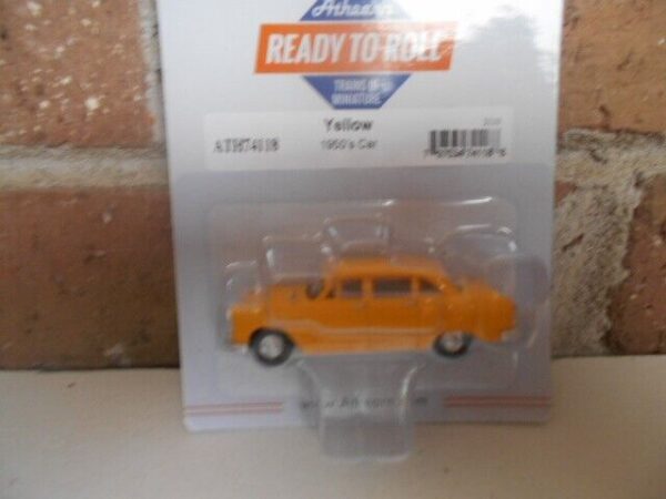 Athearn 1950' 4 Door Sedan Car Yellow HO Scale #74118 - Image 3