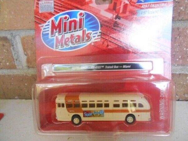 CMW HO/187 Classic Metal Works #32319 GMC PD-4103 Transit Bus Miami