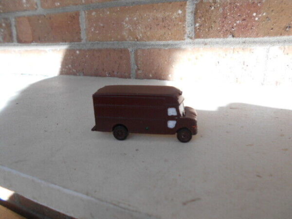 HO Scale Deliver Trucks With Grate Detailing Looks Like The UPS Trucks #20000