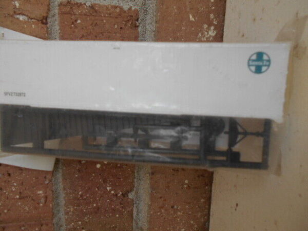 Walthers 45/102 Santa Fe Trailer Kit White In Color #933-1412 - Image 4