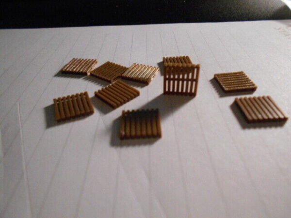 M & B HO Scale Accessories Set of 10 Pallets - Dark Brown - #3400 - Image 3
