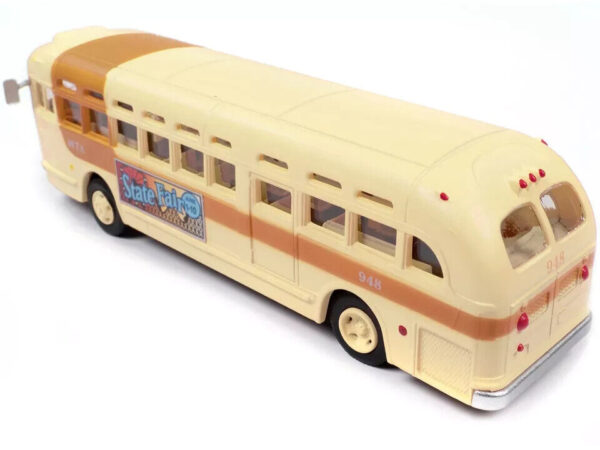 CMW HO/187 Classic Metal Works #32319 GMC PD-4103 Transit Bus Miami - Image 4