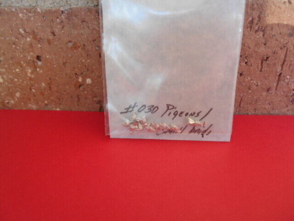 HO Scale Accessories Pigeons are small brids (10 Per Pack) #030 - Image 3