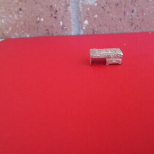 HO Scale Accessories Detailed Desk 1 Per Pack #129