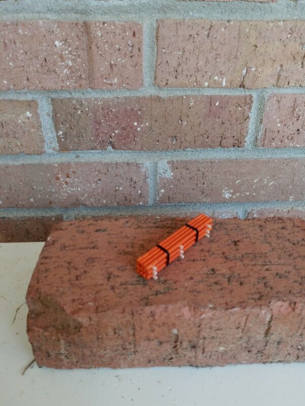 #3001 M&B N Scale Accessories Orange Pipe Load (1 Per Pack) - Image 2