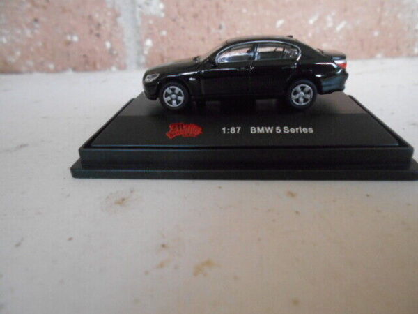 Mailbu Interational BMW 5 Series #00113 Black - Image 3