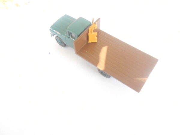 HO Scale Arbor Press # 1016 P ( Yellow) - Image 2