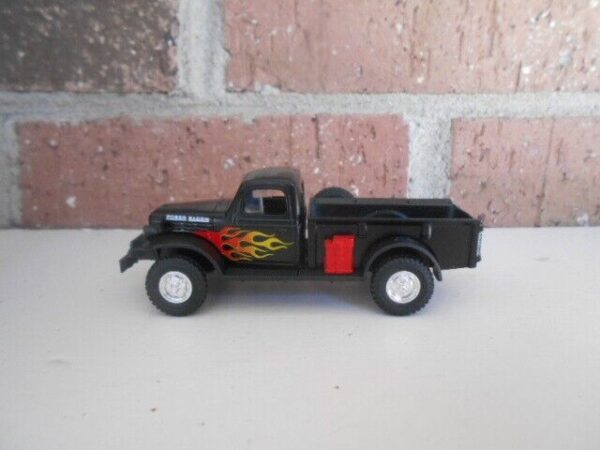 Menard O Scale  #279-9398 --1947 Dodge Power Wagon Black With Flames - Image 2