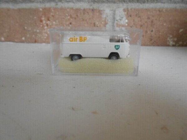 Brekina HO Scale VW BP Air Bus White #31793