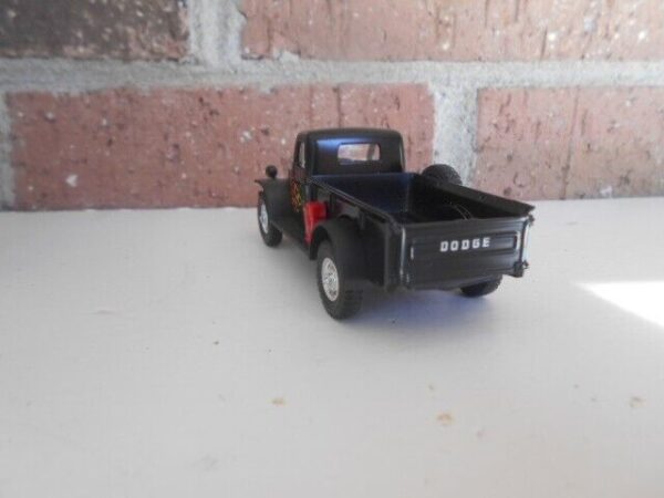 Menard O Scale  #279-9398 --1947 Dodge Power Wagon Black With Flames - Image 3
